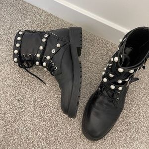 Used Zara Pearl boots!!